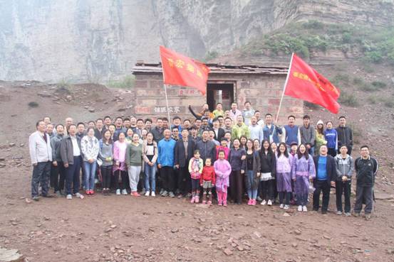 江南网投成功举行军事素质拓展训练